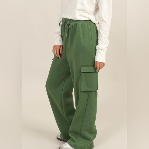 Woman’s Comfortable High-Waist Drawstring, Cargo Sweatpants Size: Various - Picture 1 of 5